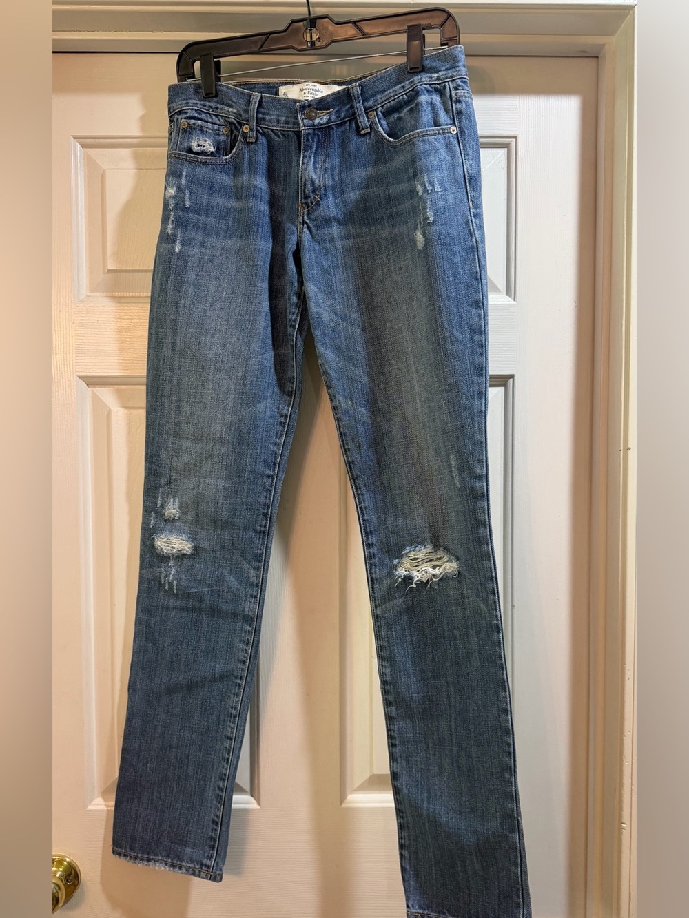 Abercrombie & Fitch Distressed Blue Jeans Size 4L
